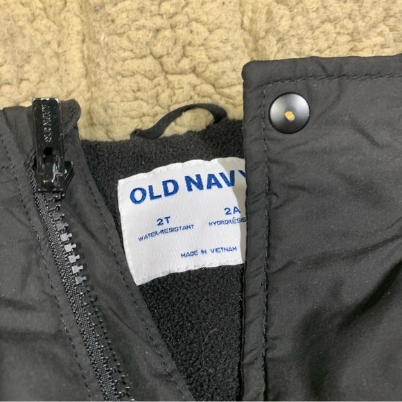 Old Navy little boy’s 2Y puffer jacket - Picture 2 of 6